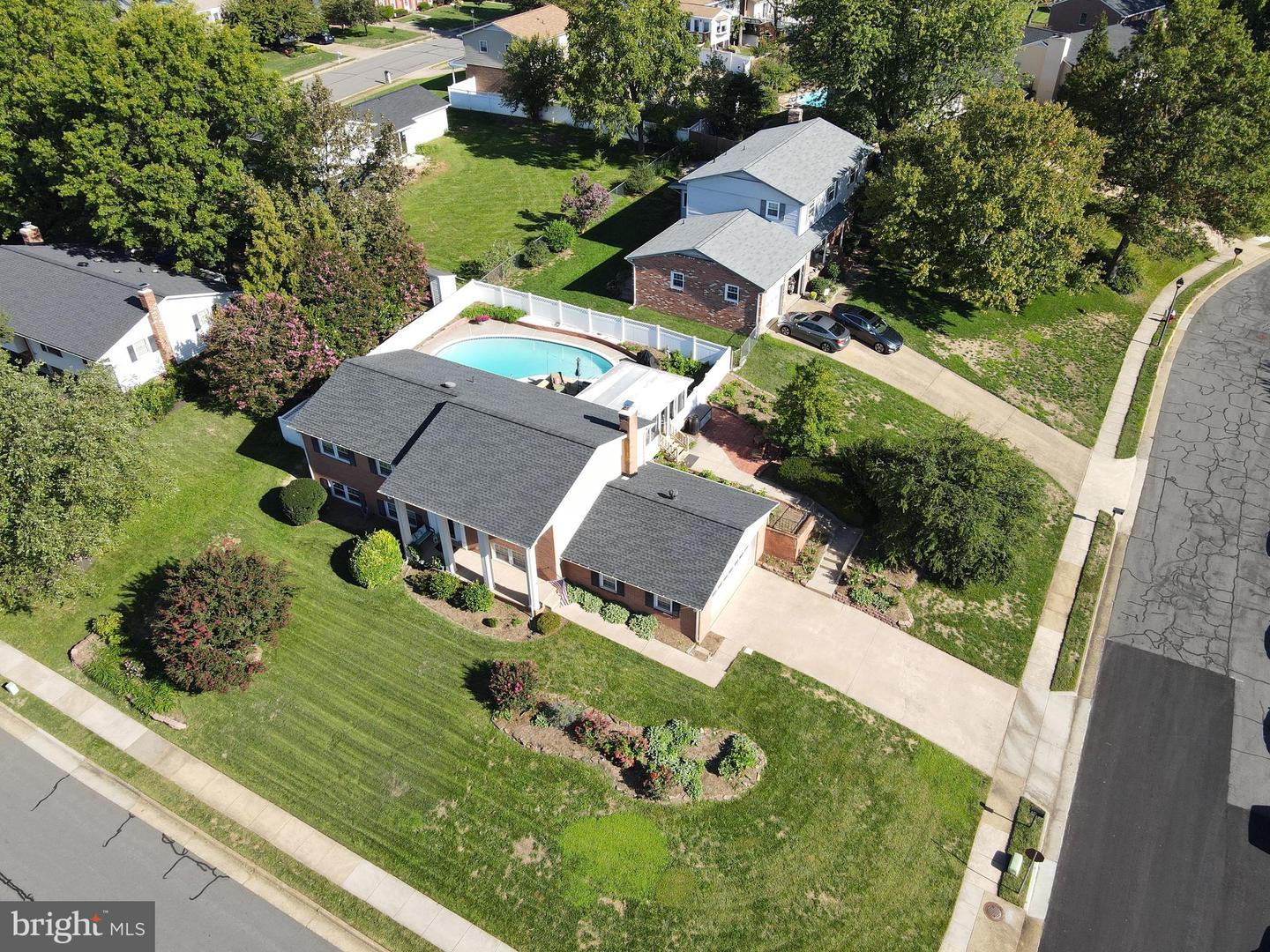 14 COUNTRY CLUB DRIVE SW