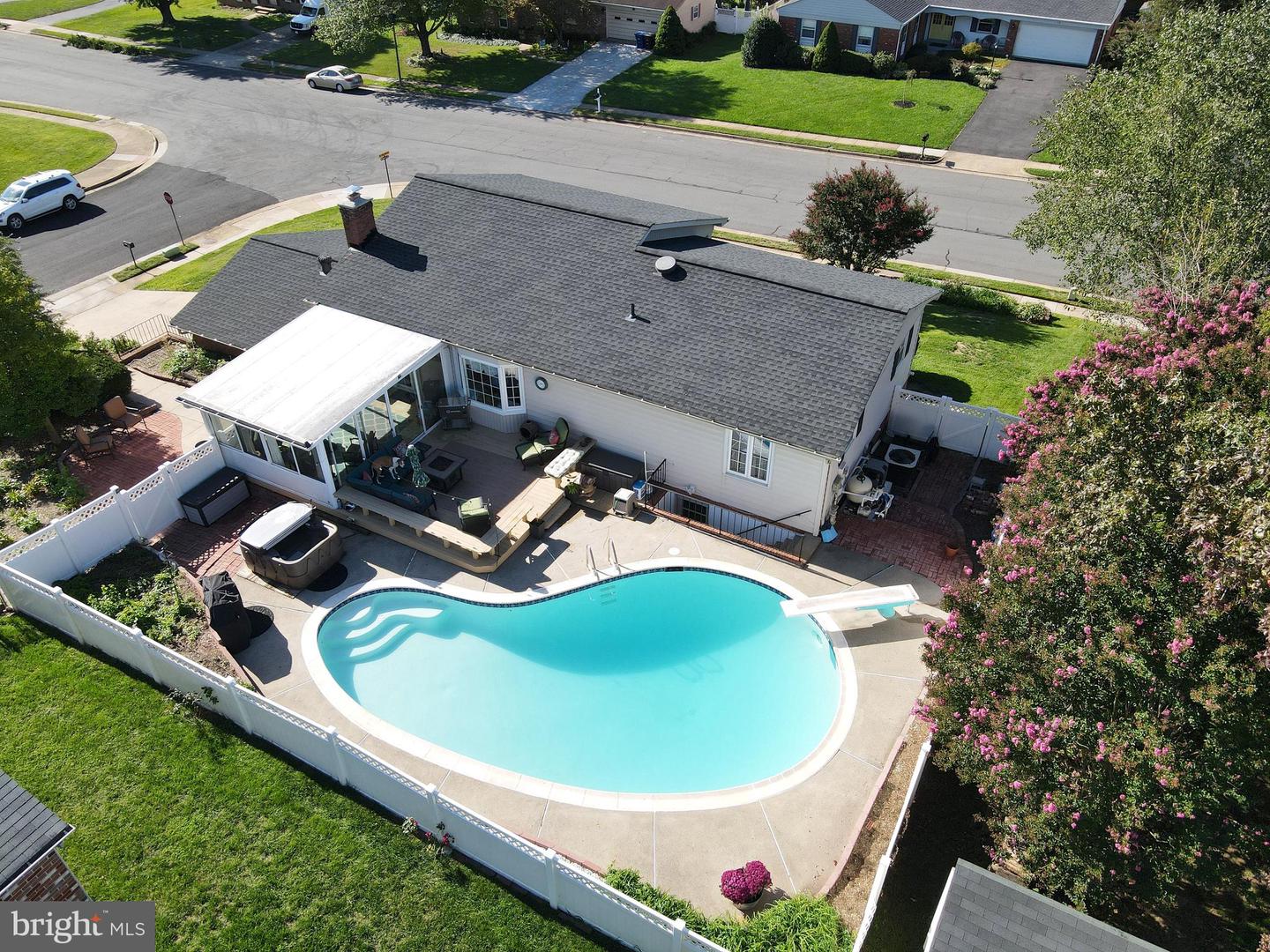 14 COUNTRY CLUB DRIVE SW