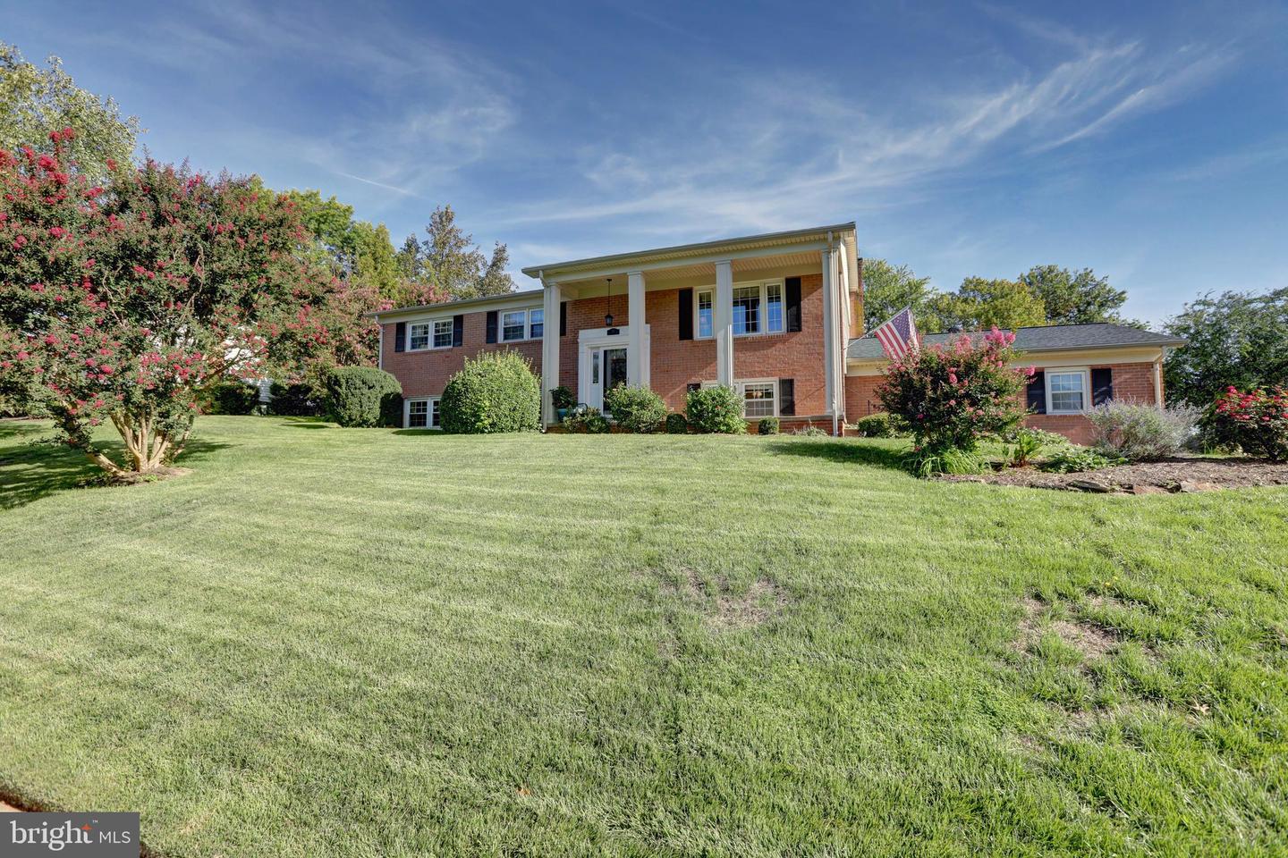 14 COUNTRY CLUB DRIVE SW
