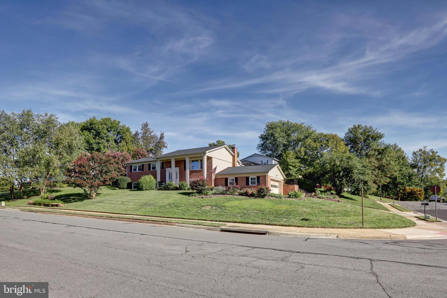 14 COUNTRY CLUB DRIVE SW