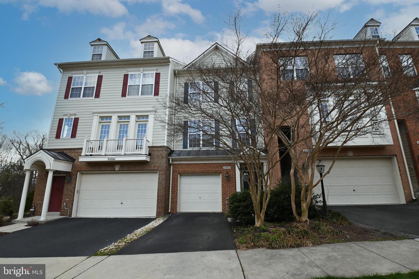 43802 LEES MILL SQUARE