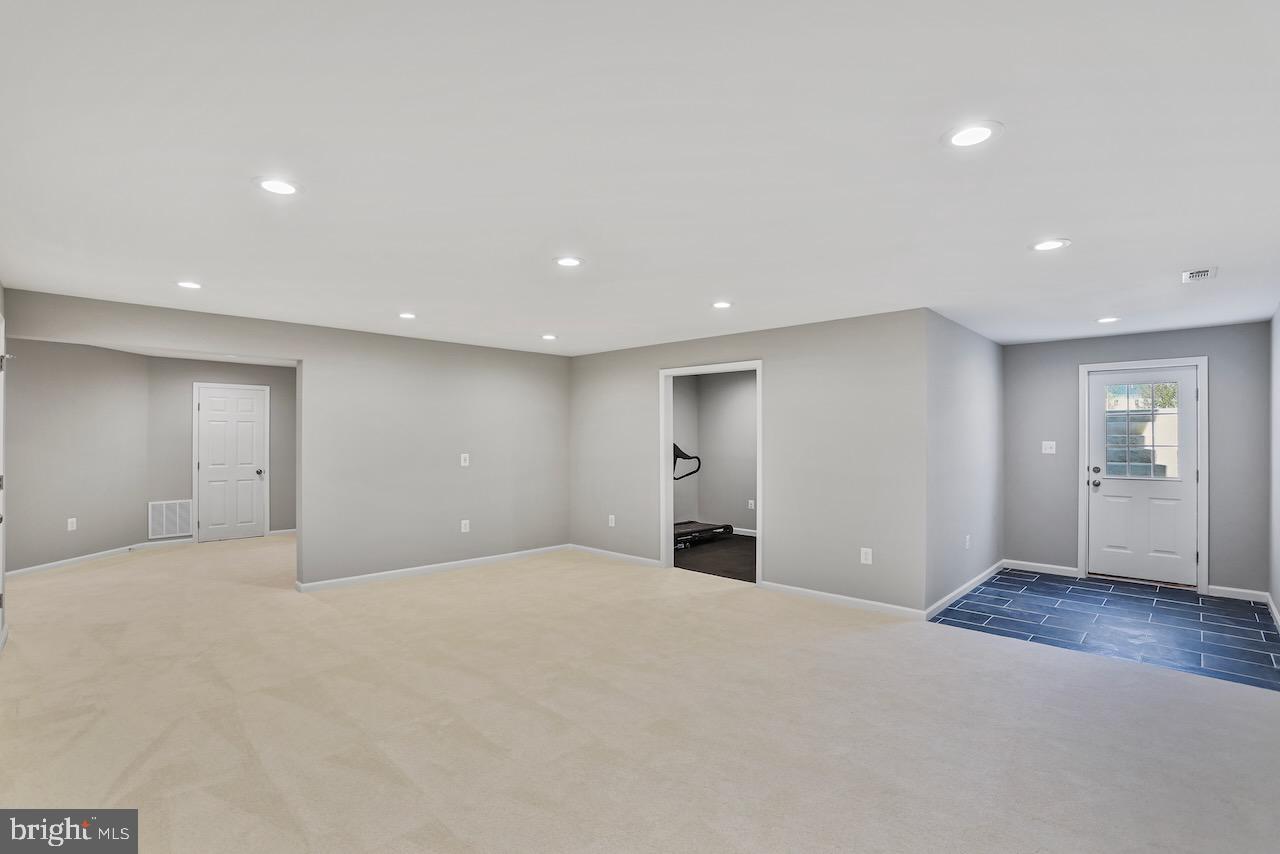 18332 LAKERUN PLACE