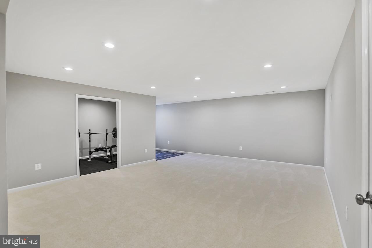 18332 LAKERUN PLACE