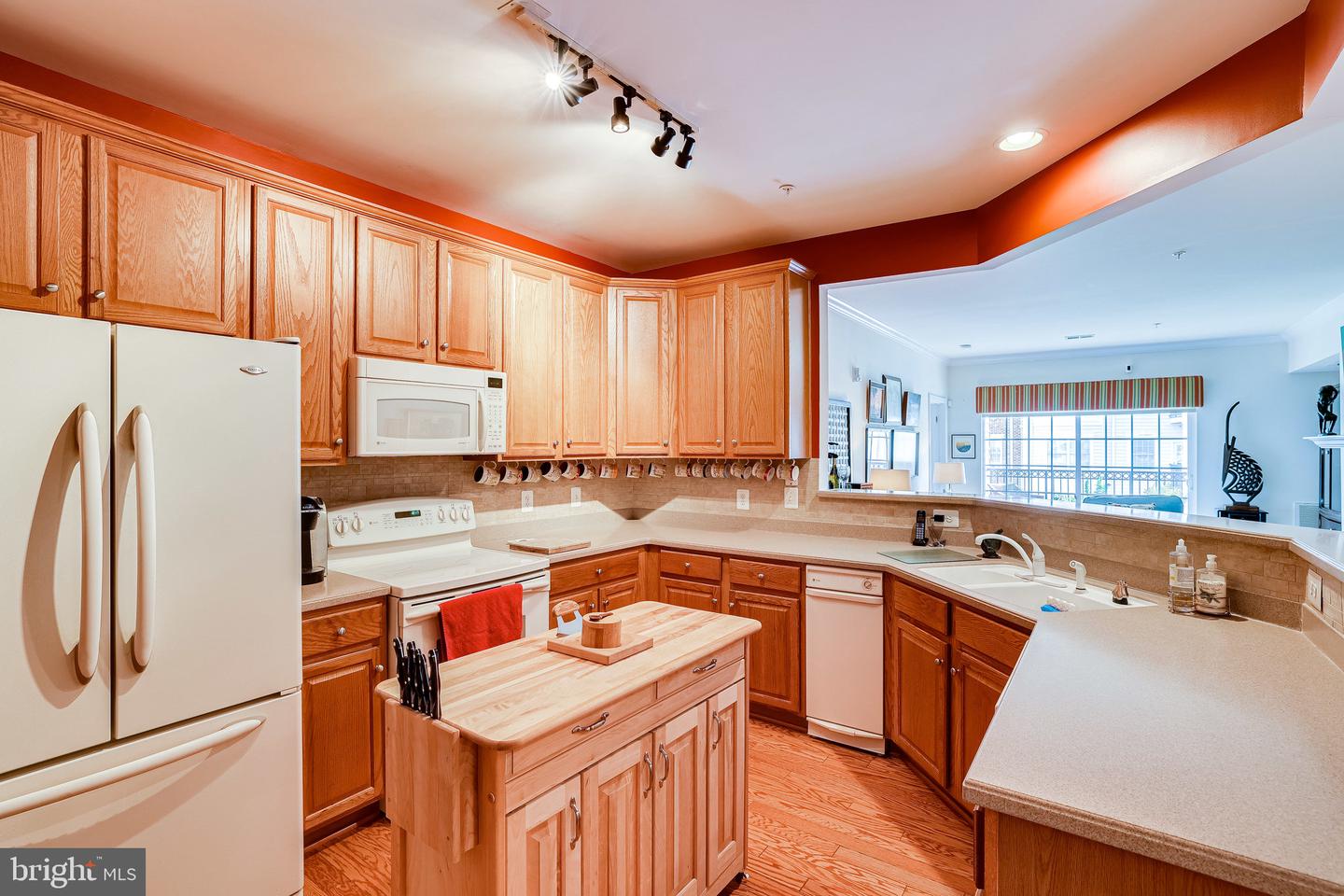 20751 ROYAL PALACE SQUARE Unit: 208
