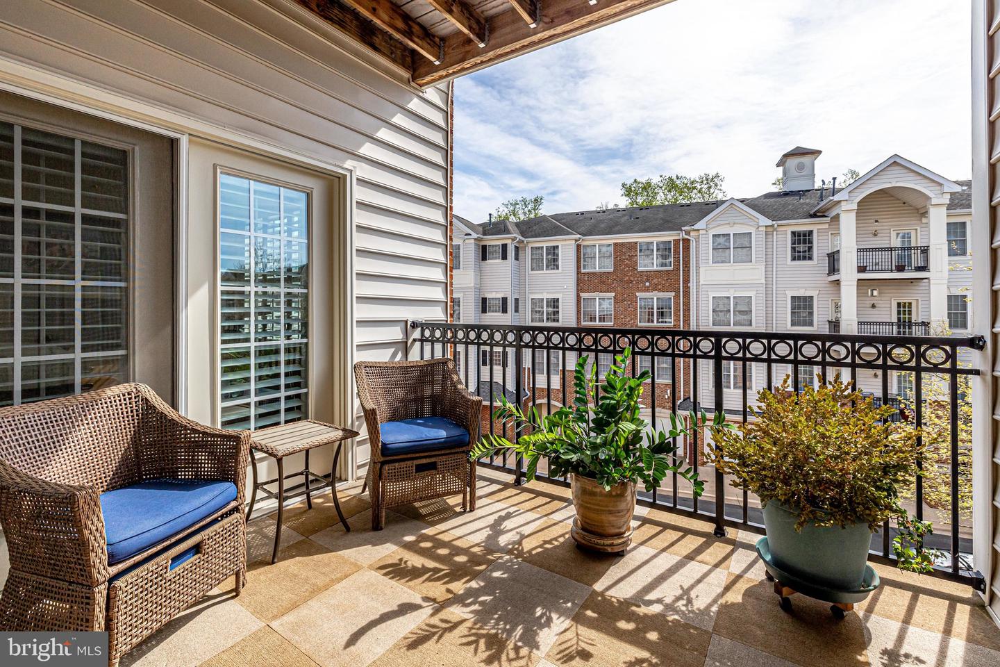 20751 ROYAL PALACE SQUARE Unit: 208