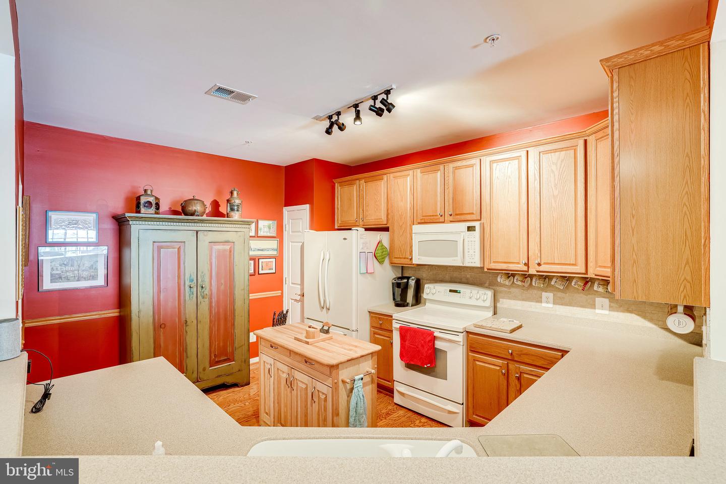20751 ROYAL PALACE SQUARE Unit: 208