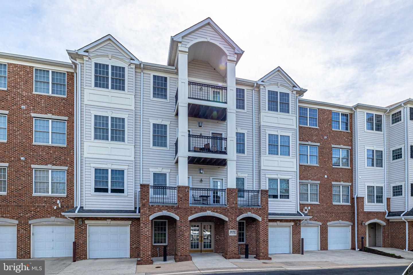 20751 ROYAL PALACE SQUARE Unit: 208