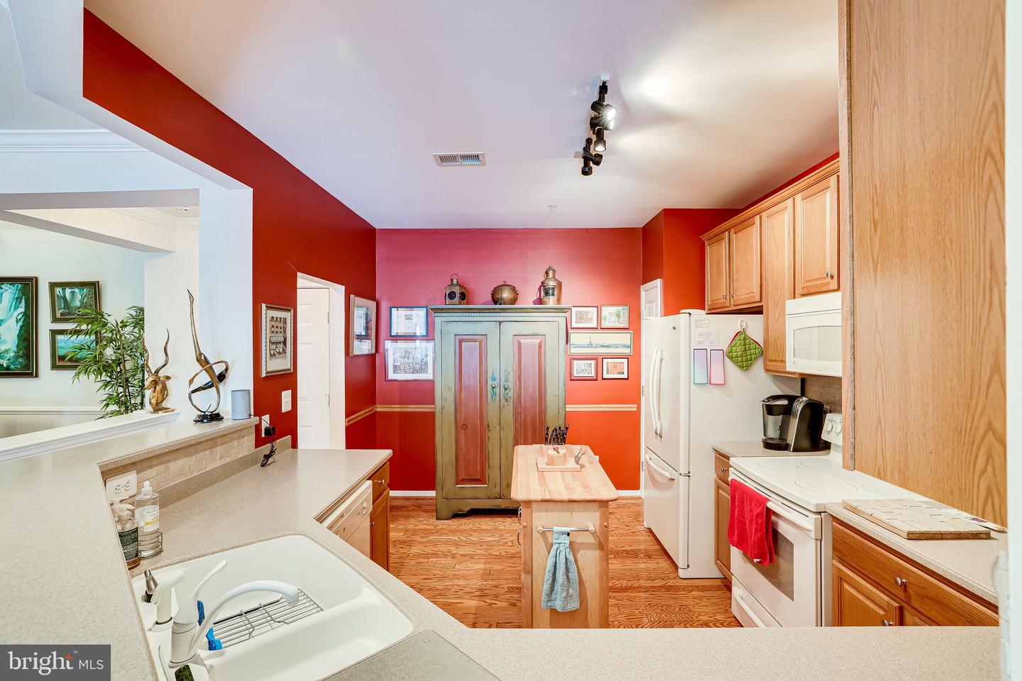 20751 ROYAL PALACE SQUARE Unit: 208