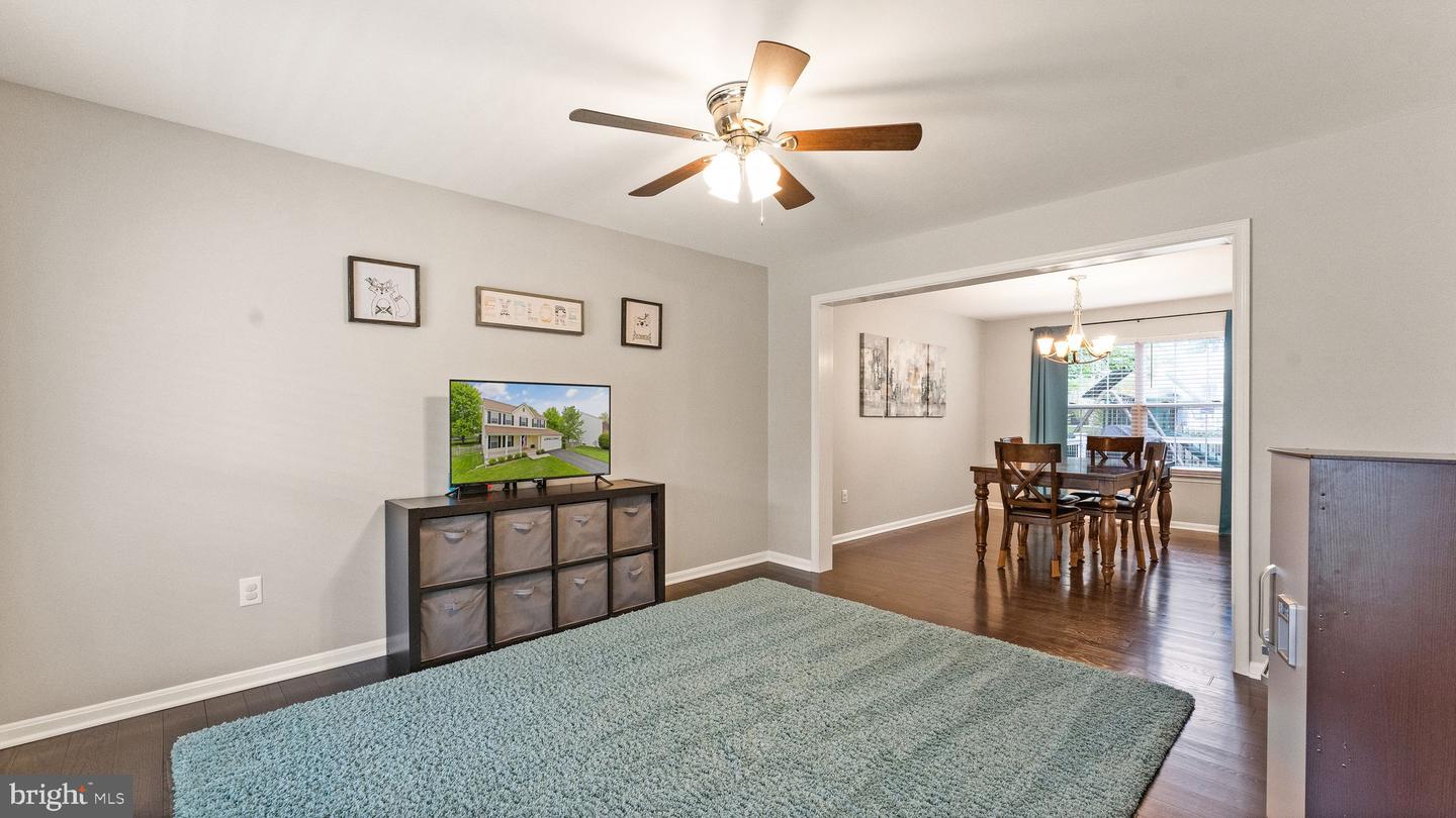 612 KRISTIN COURT SE