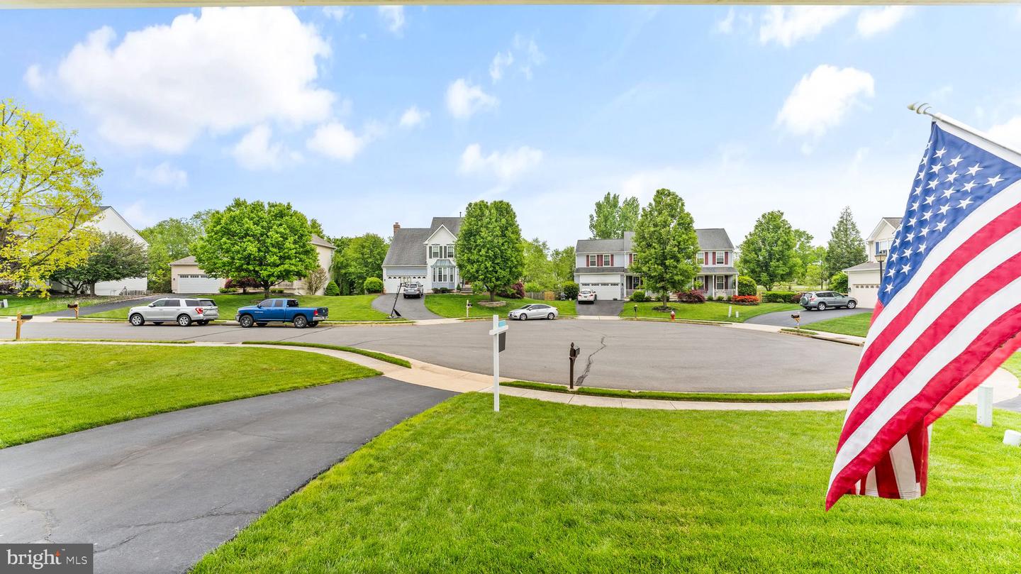 612 KRISTIN COURT SE