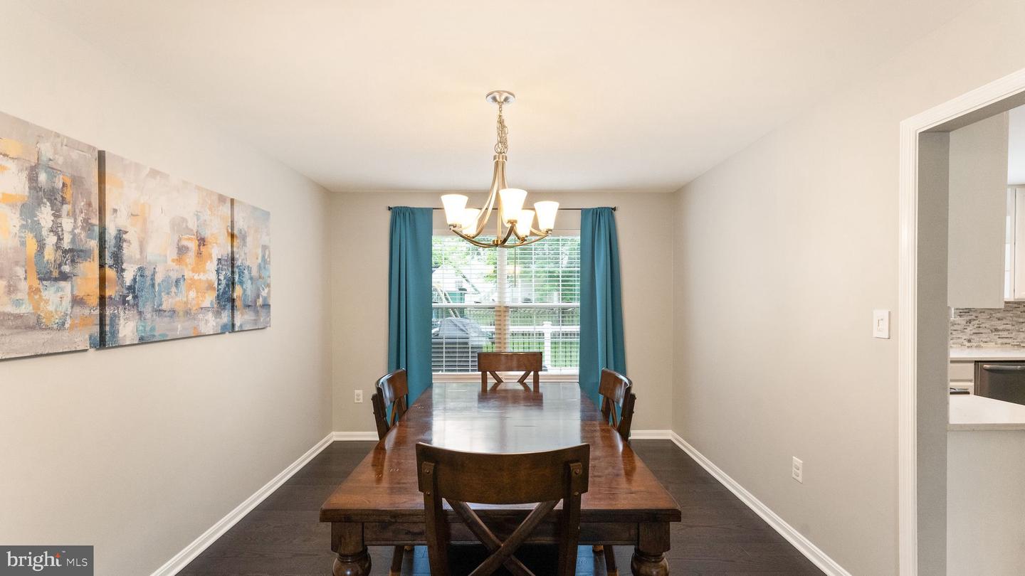 612 KRISTIN COURT SE