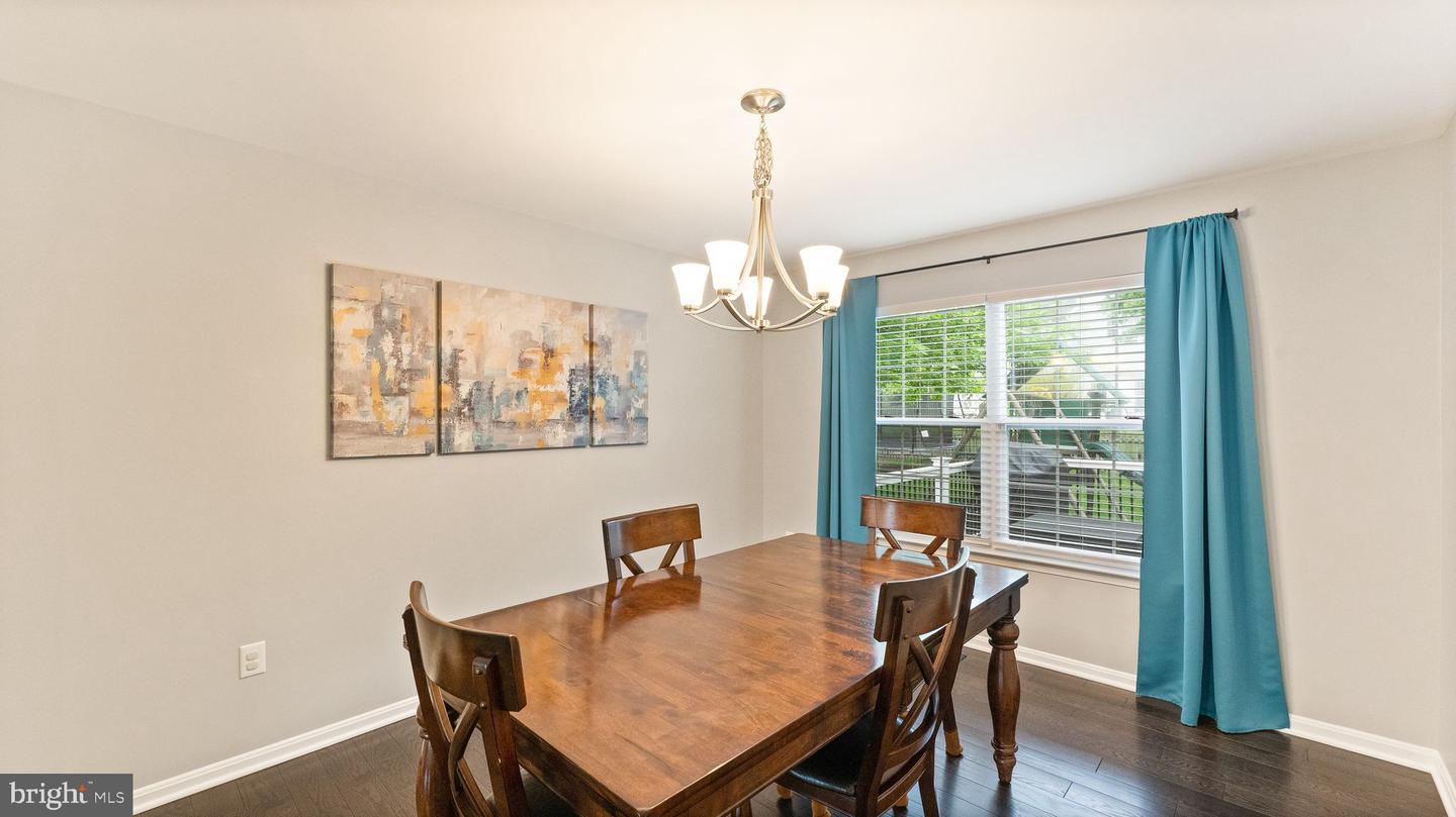 612 KRISTIN COURT SE