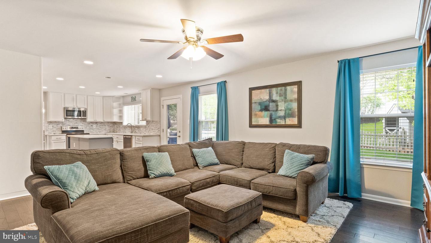 612 KRISTIN COURT SE