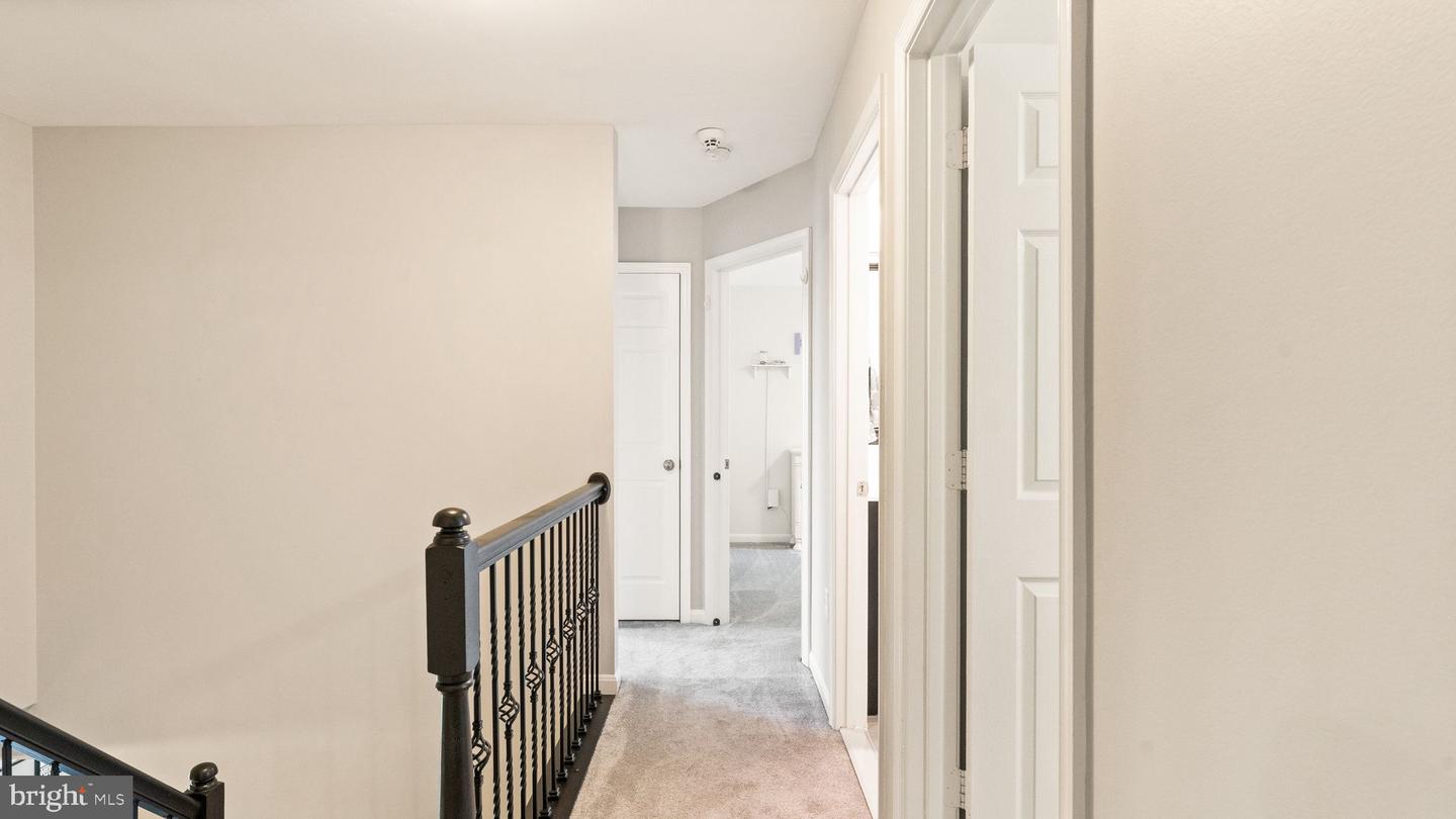 612 KRISTIN COURT SE