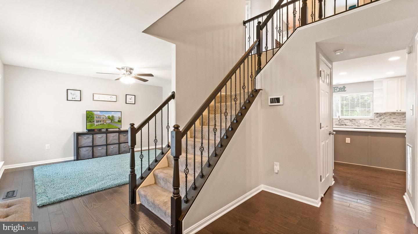 612 KRISTIN COURT SE