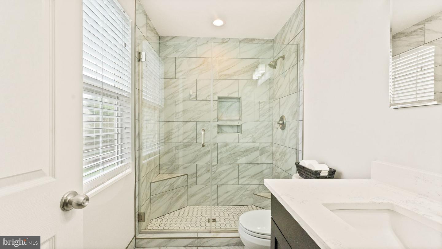 612 KRISTIN COURT SE