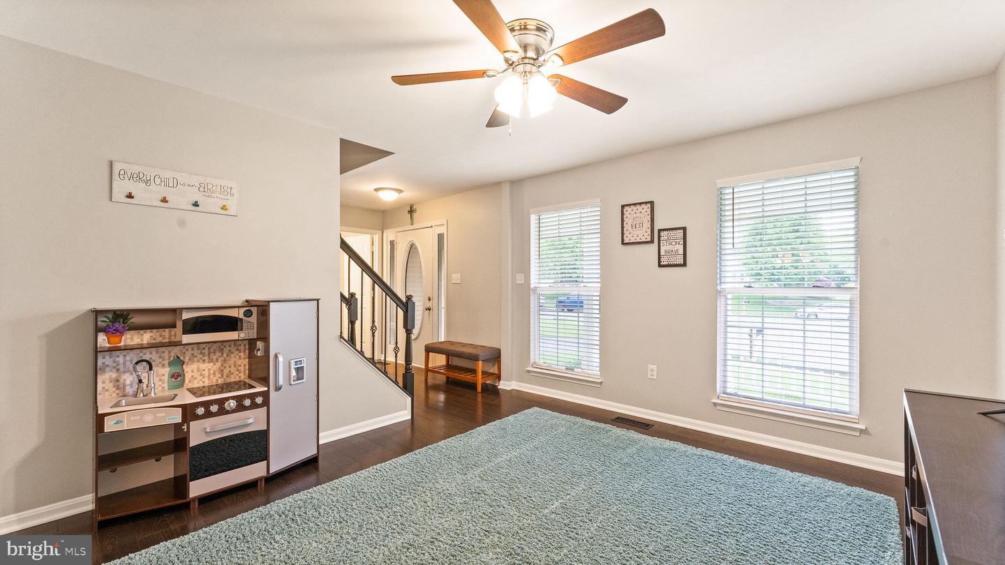 612 KRISTIN COURT SE