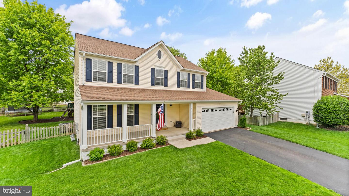 612 KRISTIN COURT SE
