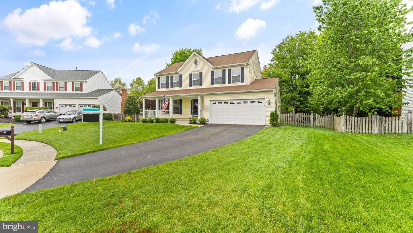 612 KRISTIN COURT SE