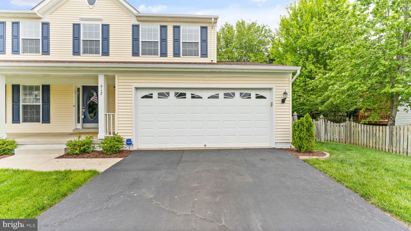 612 KRISTIN COURT SE