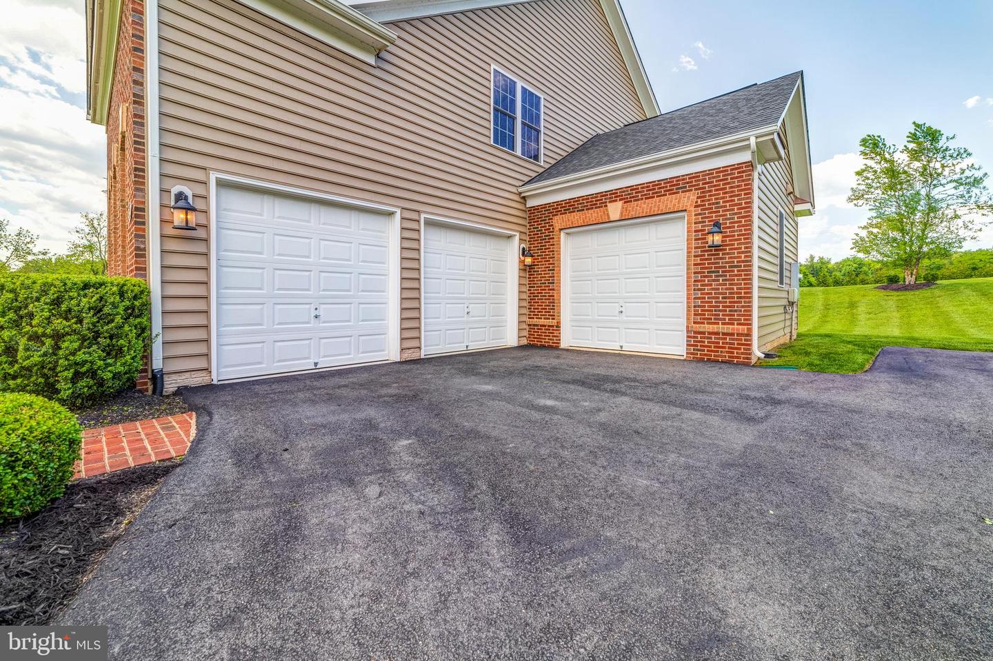 36488 WHISPERING SPRINGS COURT
