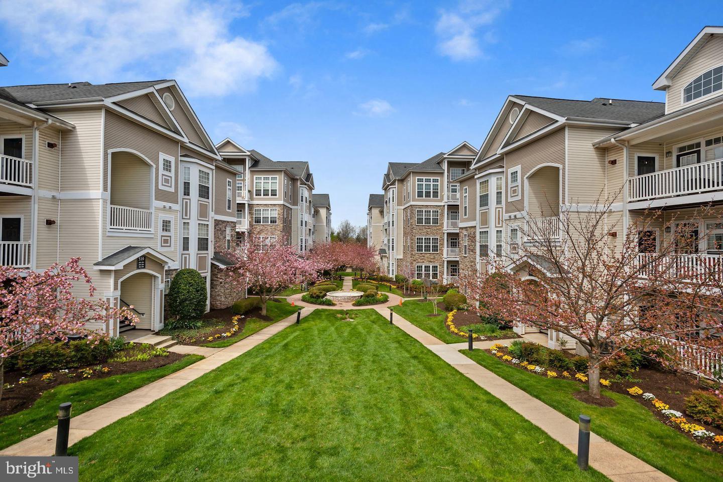 510 SUNSET VIEW TERRACE SE Unit: 204