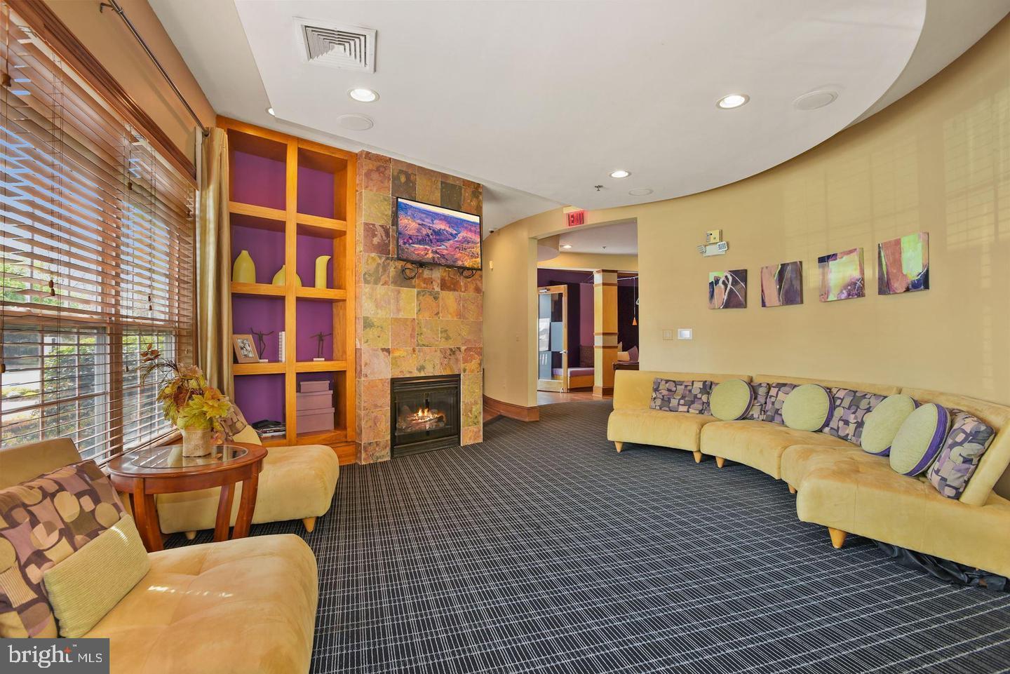 510 SUNSET VIEW TERRACE SE Unit: 204