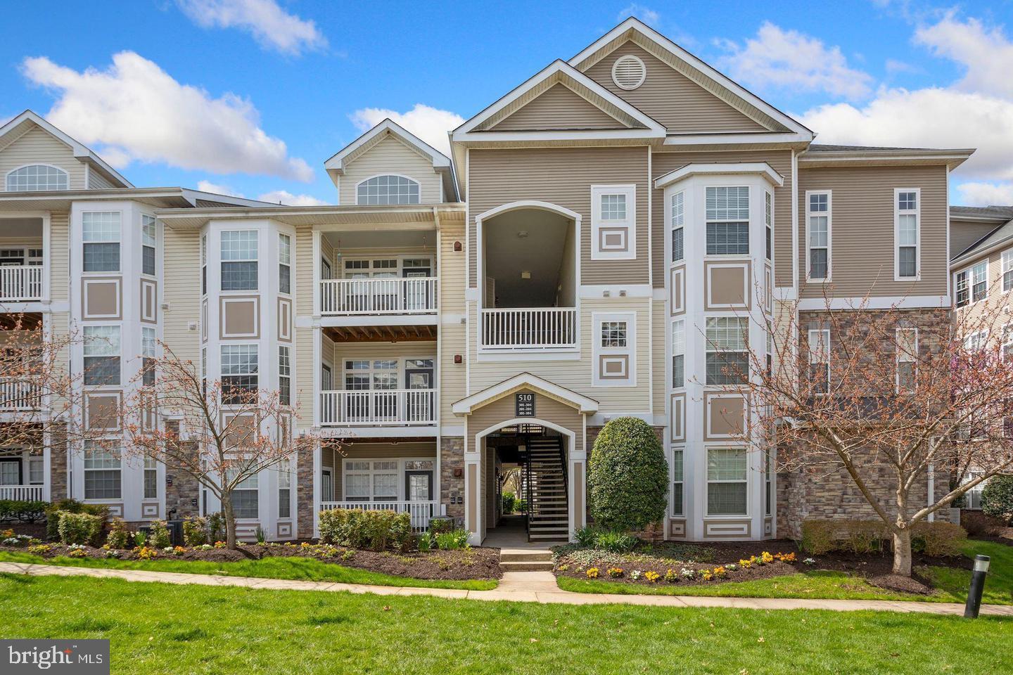 510 SUNSET VIEW TERRACE SE Unit: 204