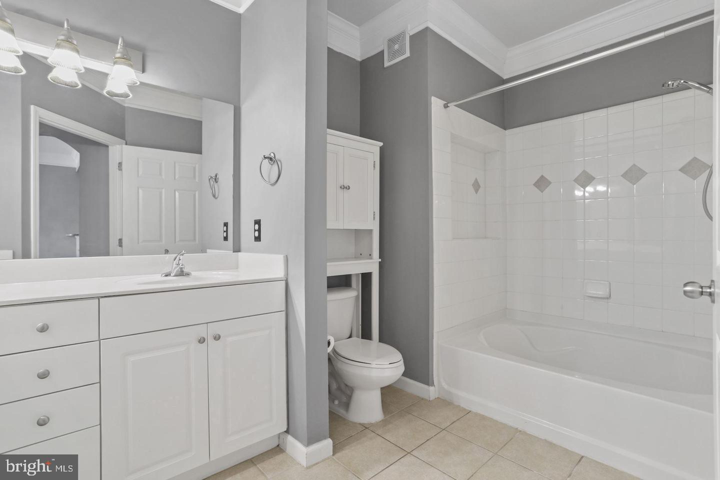 510 SUNSET VIEW TERRACE SE Unit: 204