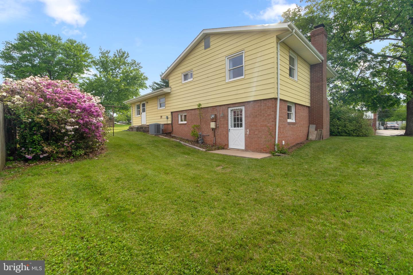 604 W JASPER COURT