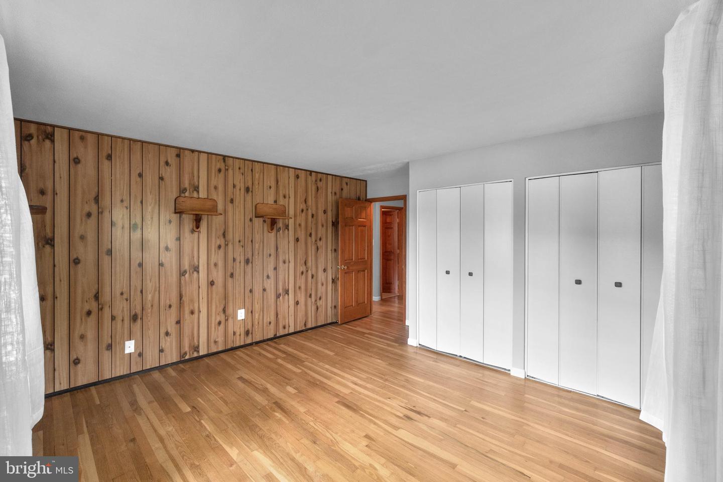 604 W JASPER COURT