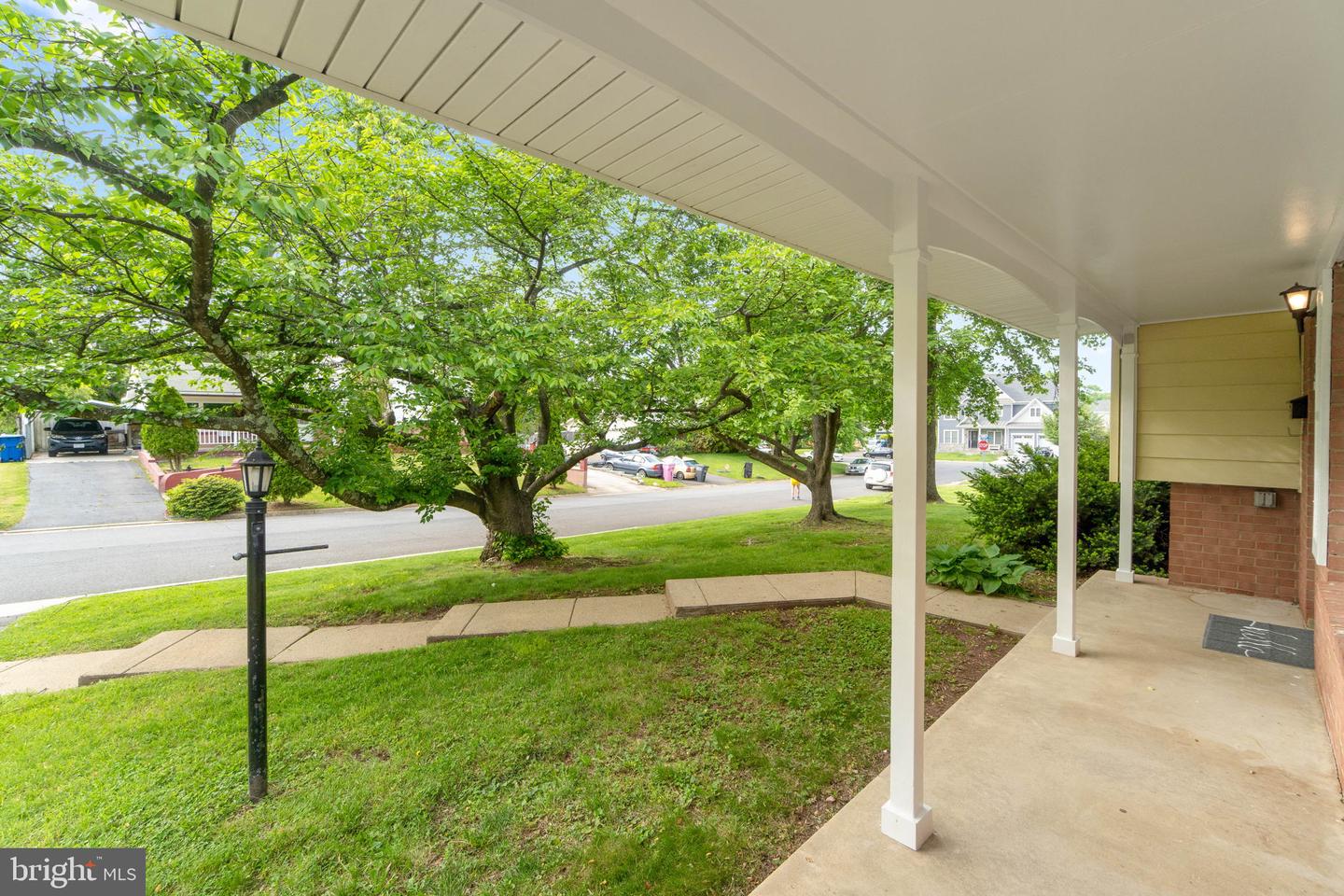 604 W JASPER COURT