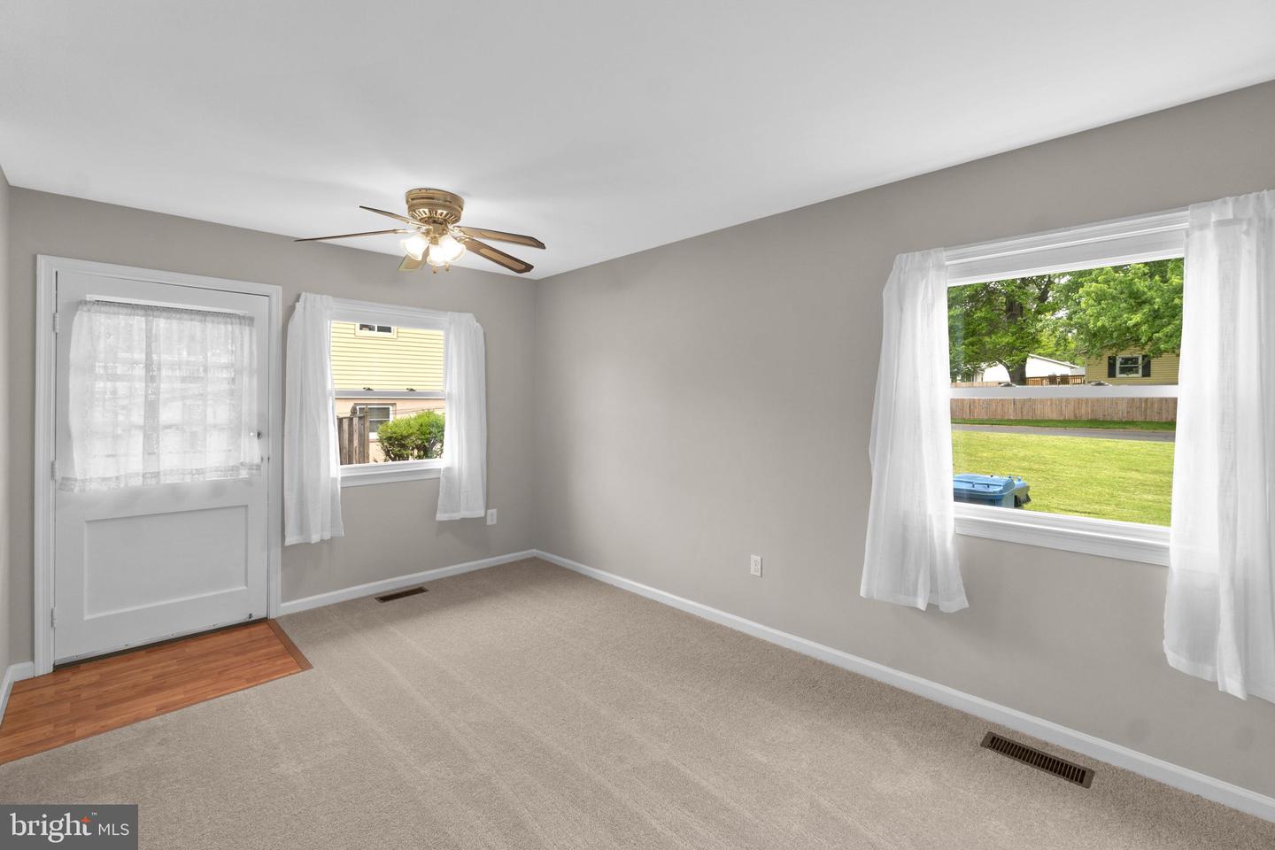 604 W JASPER COURT