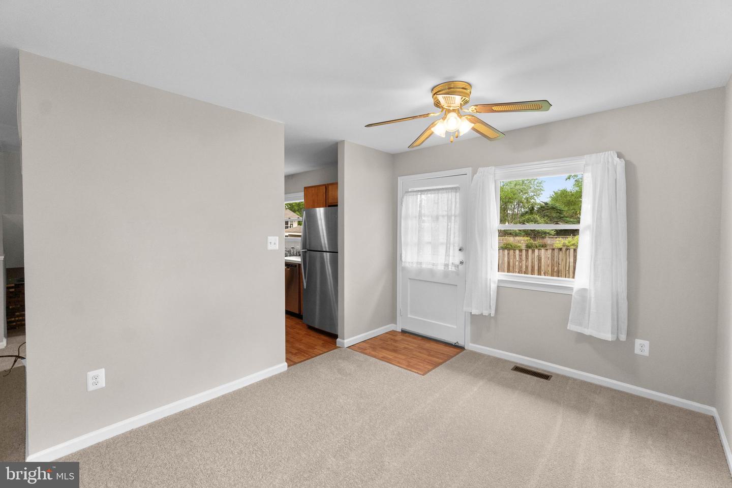 604 W JASPER COURT