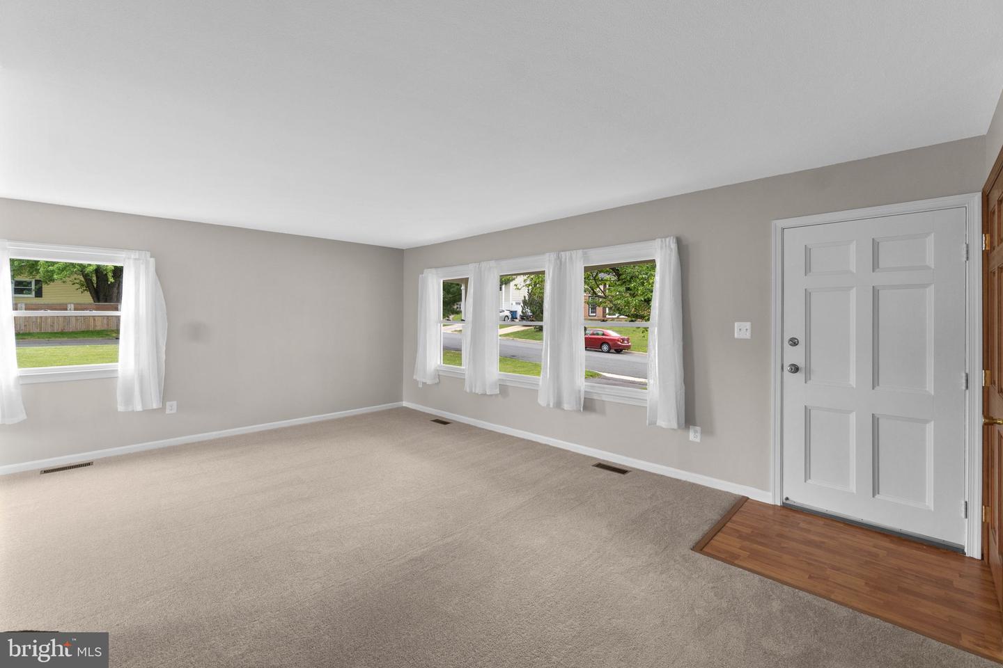 604 W JASPER COURT