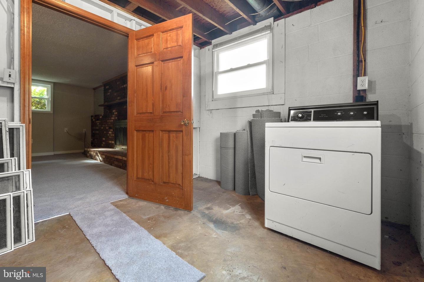 604 W JASPER COURT