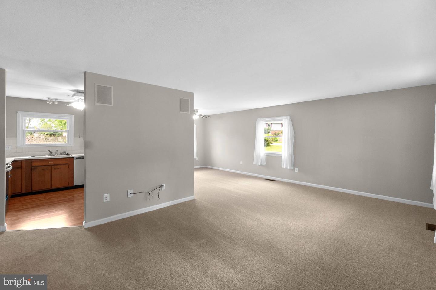604 W JASPER COURT