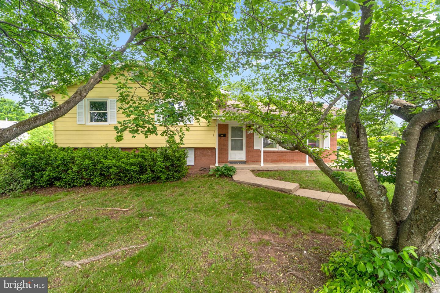 604 W JASPER COURT