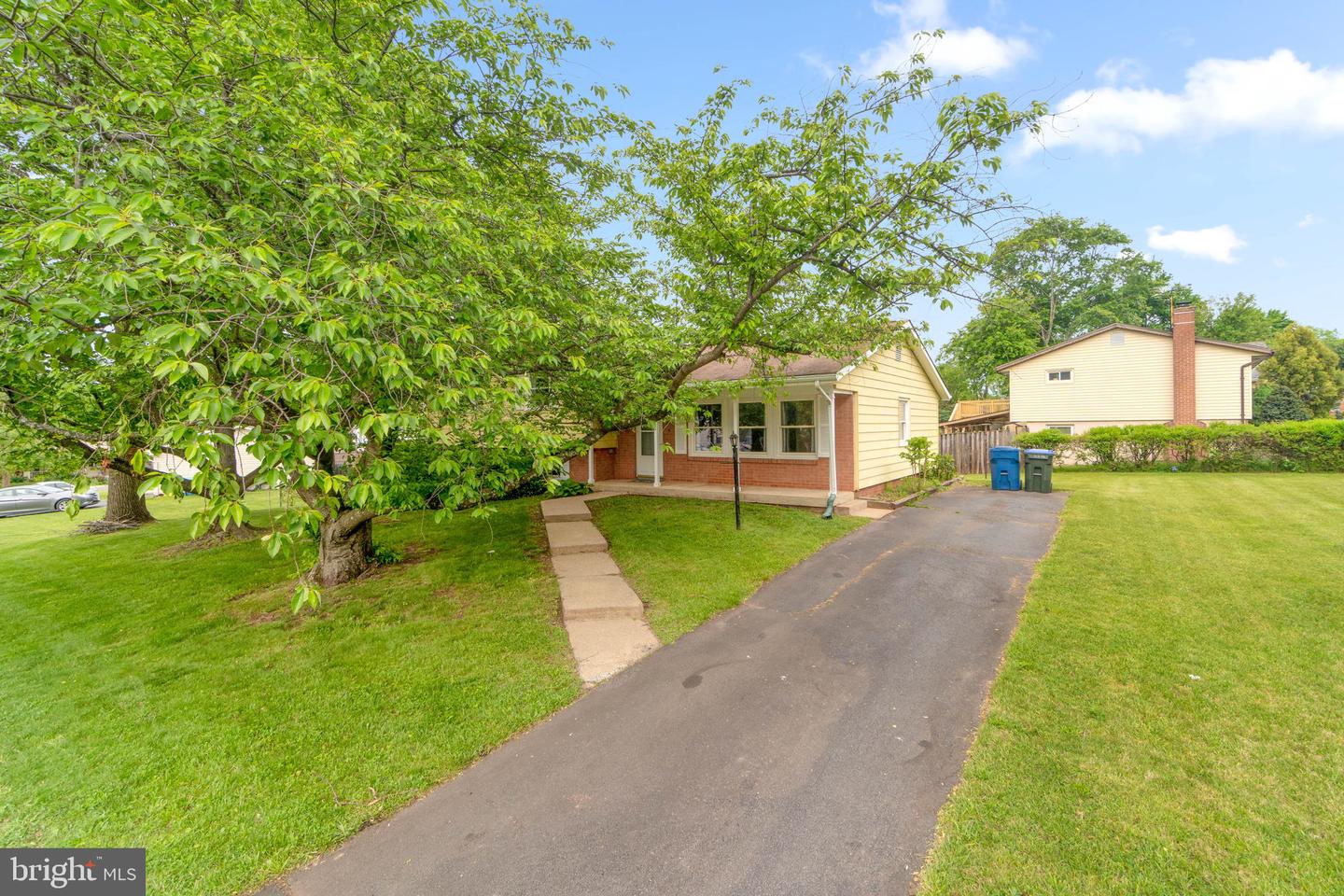 604 W JASPER COURT