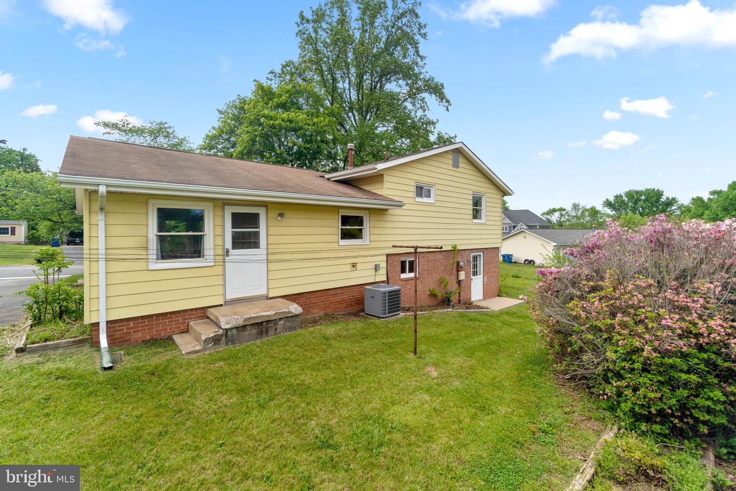 604 W JASPER COURT