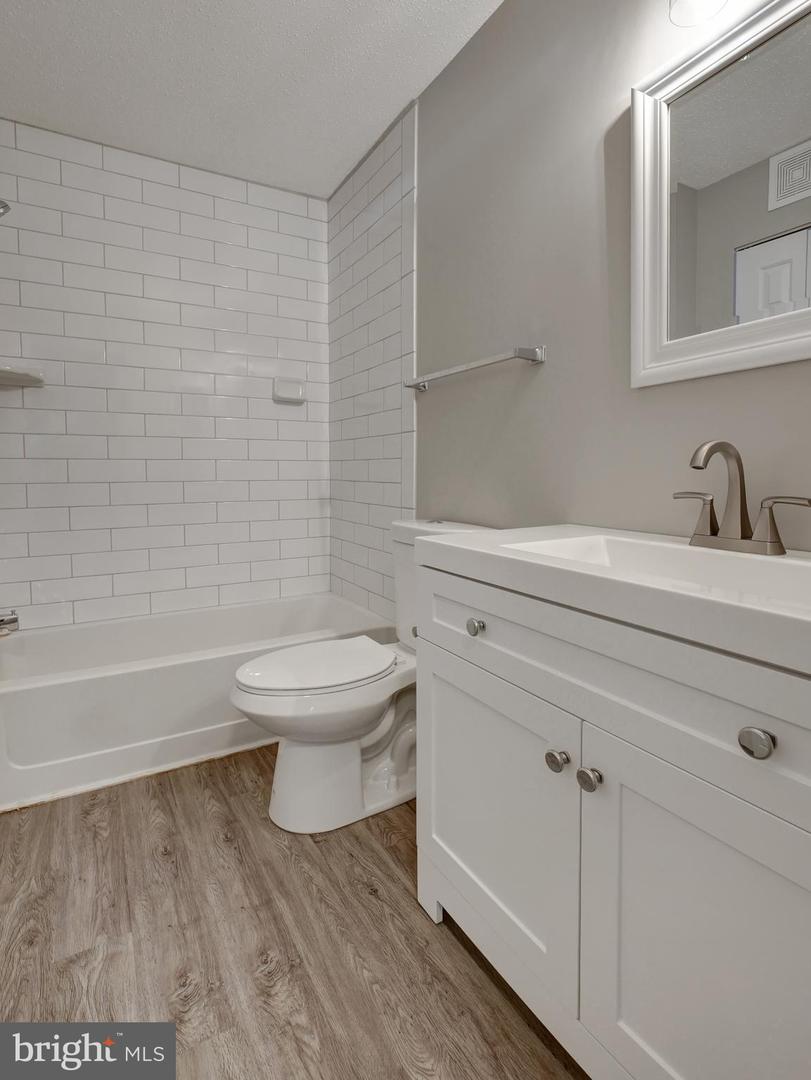 124 FORT EVANS ROAD SE Unit: D