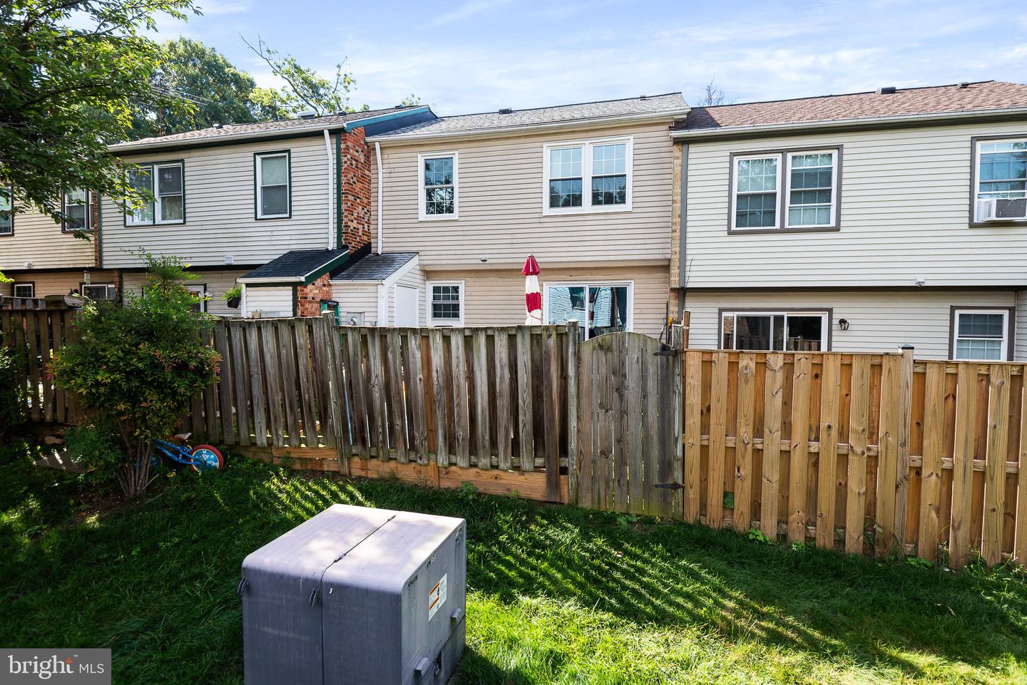 927 CHESHIRE COURT