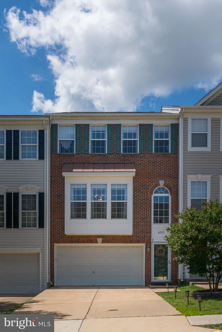 42721 COOL BREEZE SQUARE