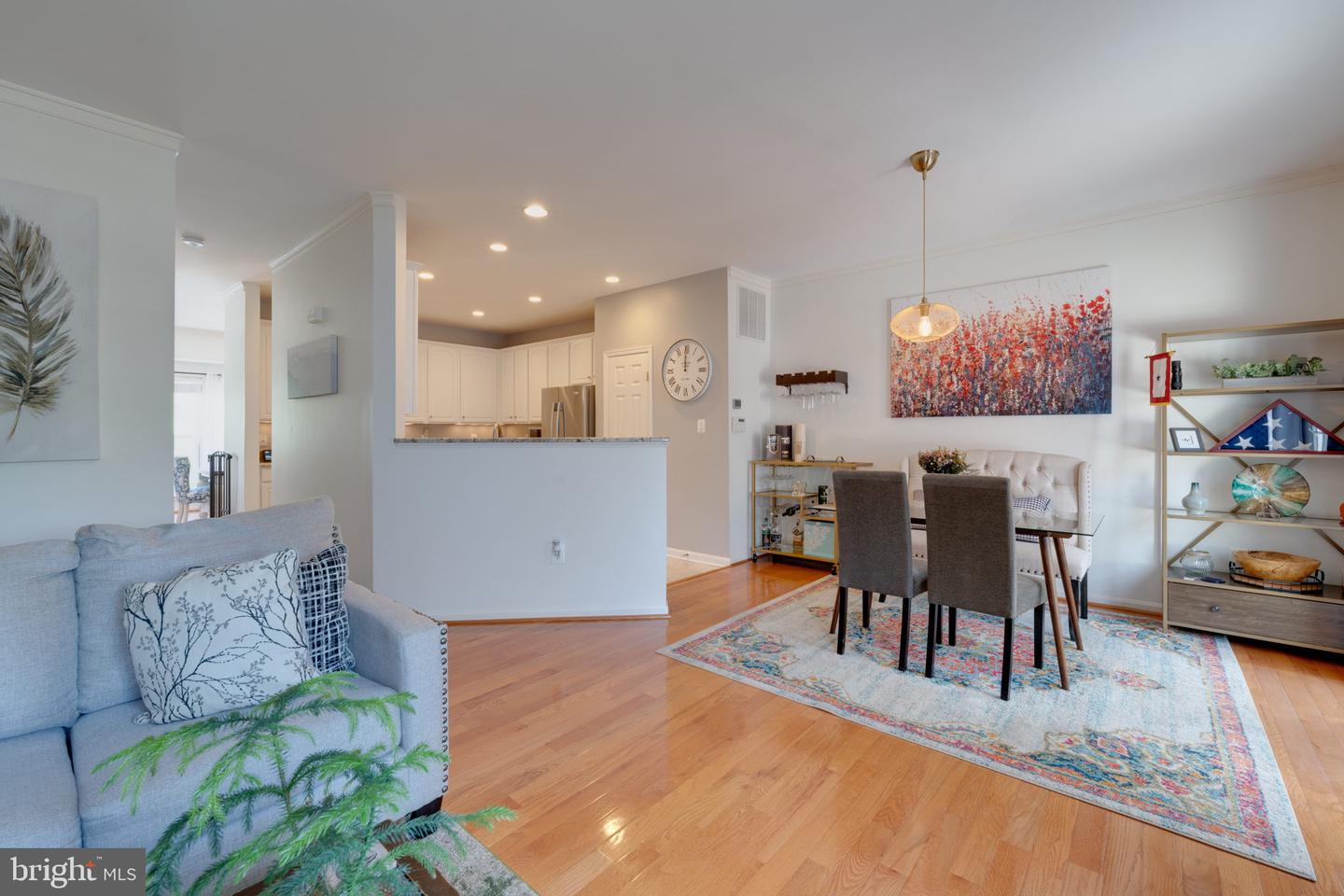 42721 COOL BREEZE SQUARE
