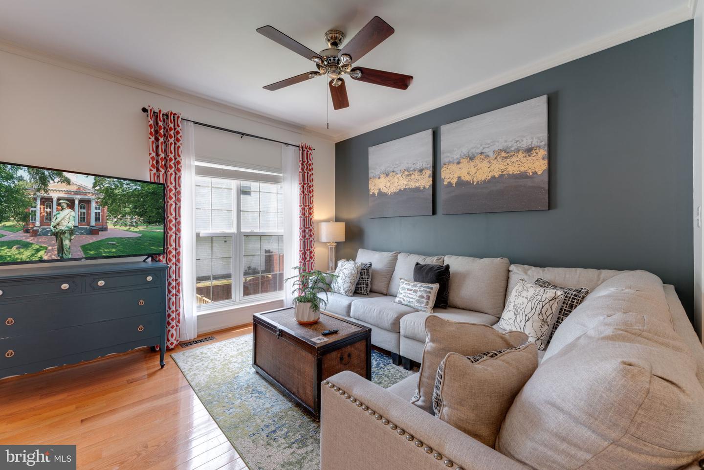 42721 COOL BREEZE SQUARE