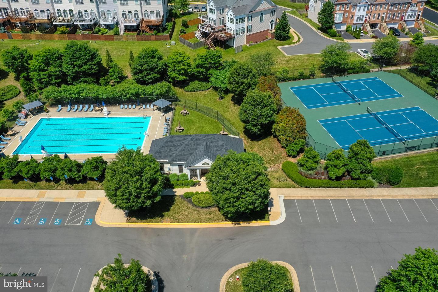 42721 COOL BREEZE SQUARE