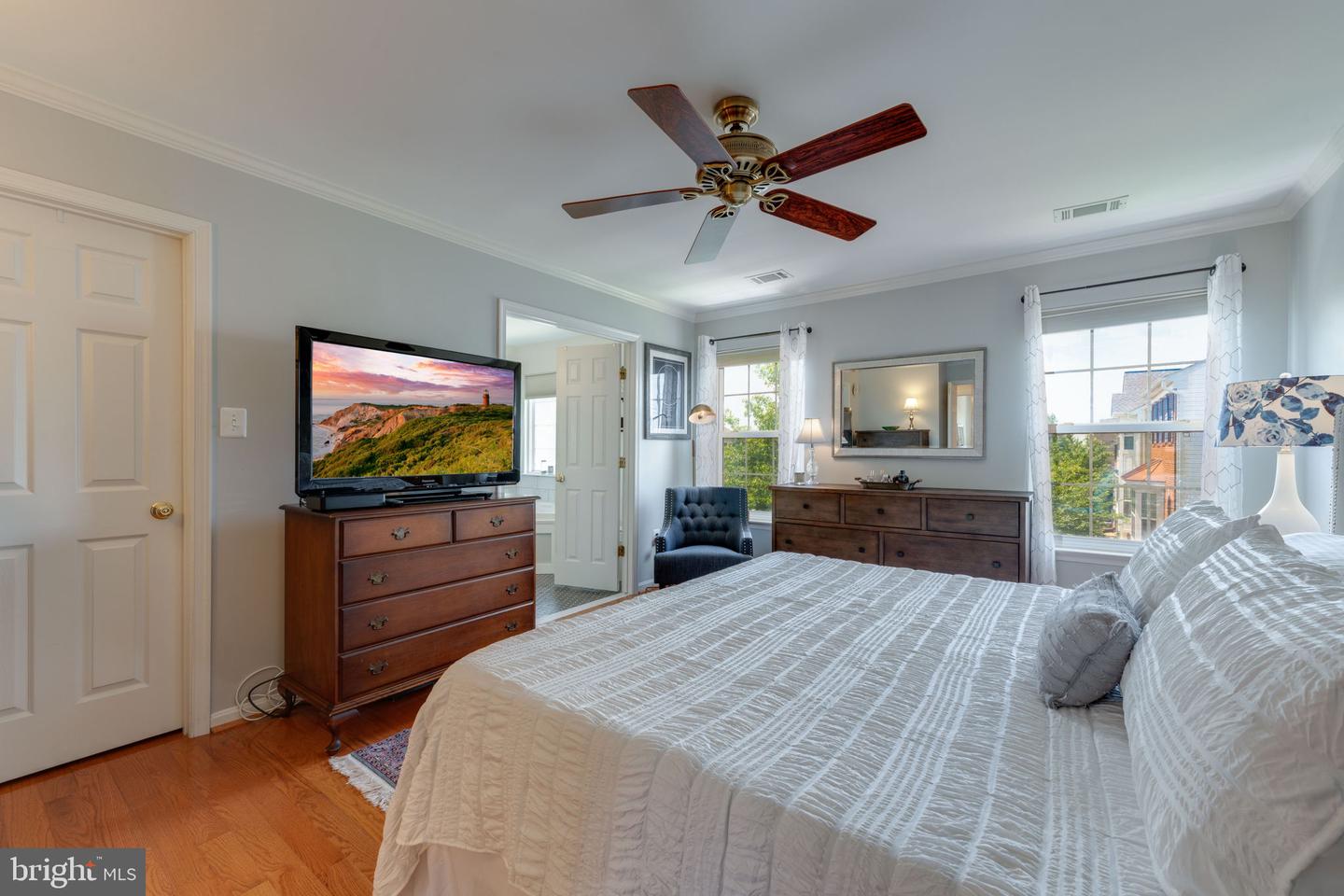 42721 COOL BREEZE SQUARE