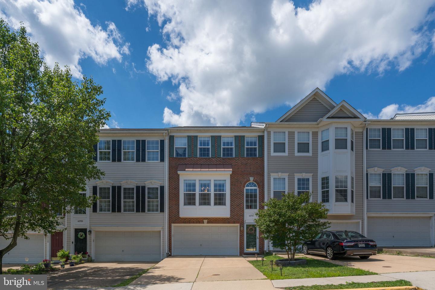 42721 COOL BREEZE SQUARE