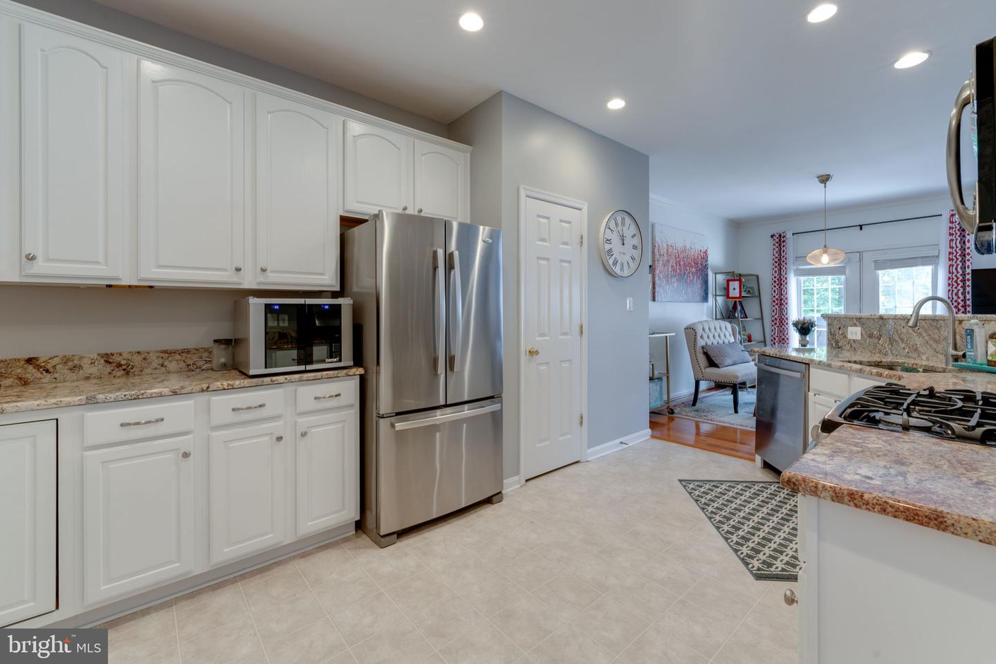 42721 COOL BREEZE SQUARE