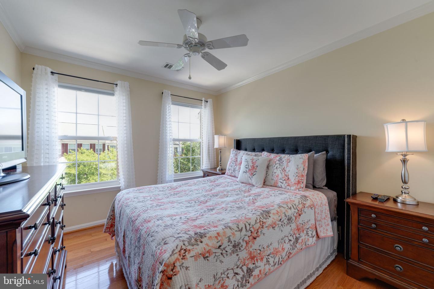 42721 COOL BREEZE SQUARE
